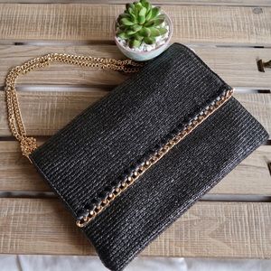 GLAM MEETS CHIC Gold Chain Clutch- Crochet-Polish